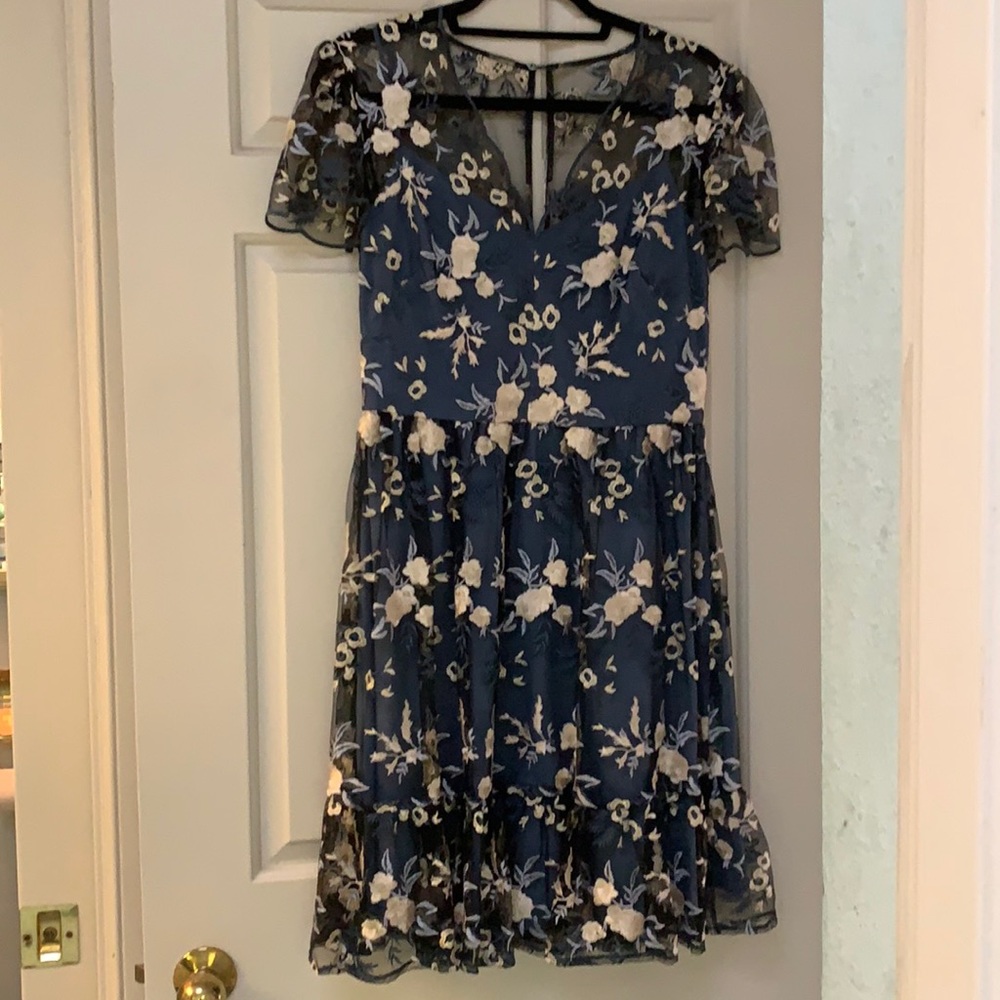 Evening GAL MEETS GLAM dress 8 cream/navy lace